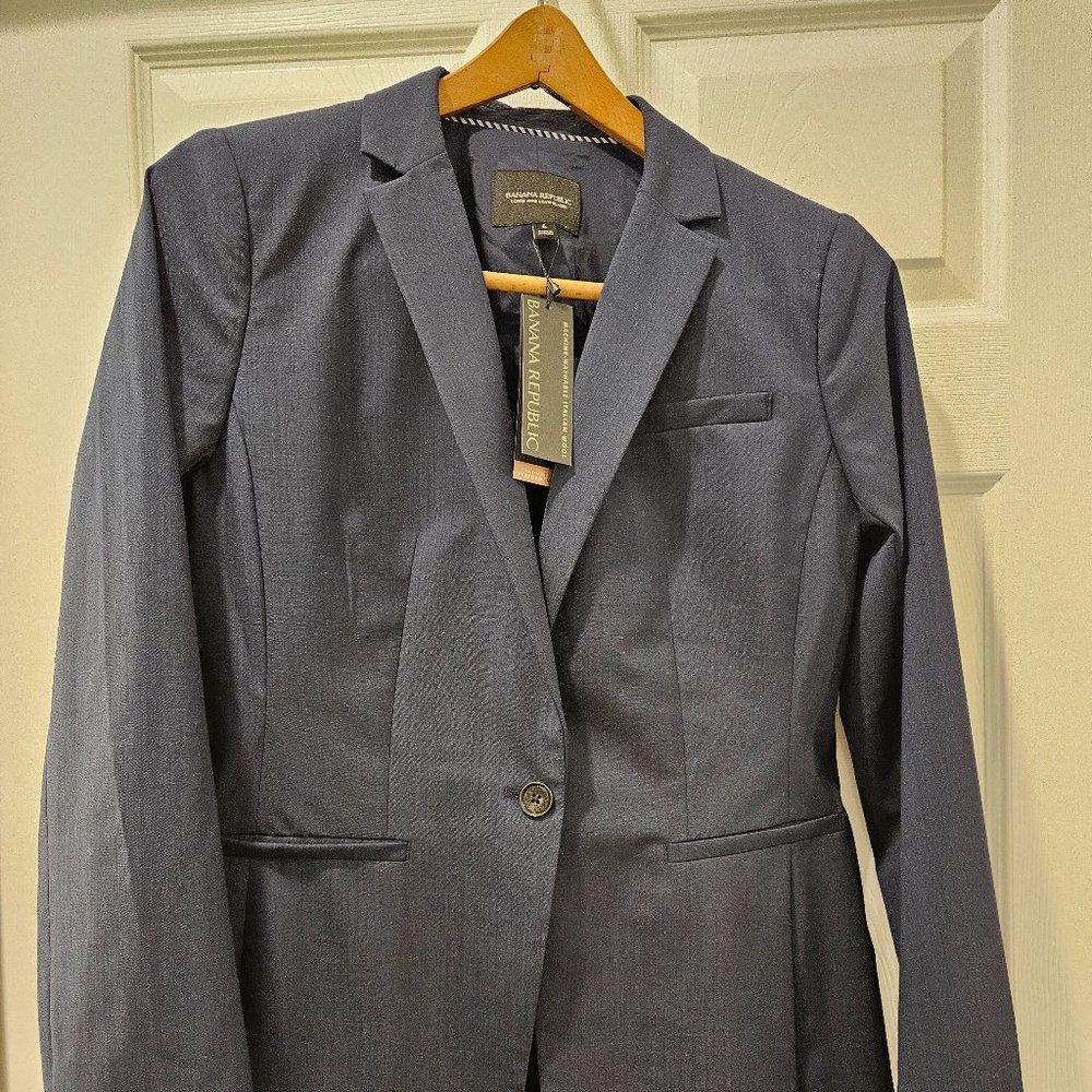 NWT Banana Republic Classic Fit Washable Wool-Blend Blazer - Navy Blue - 6